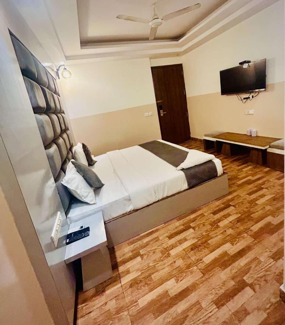 Hotel Airport City New Delhi Exterior foto