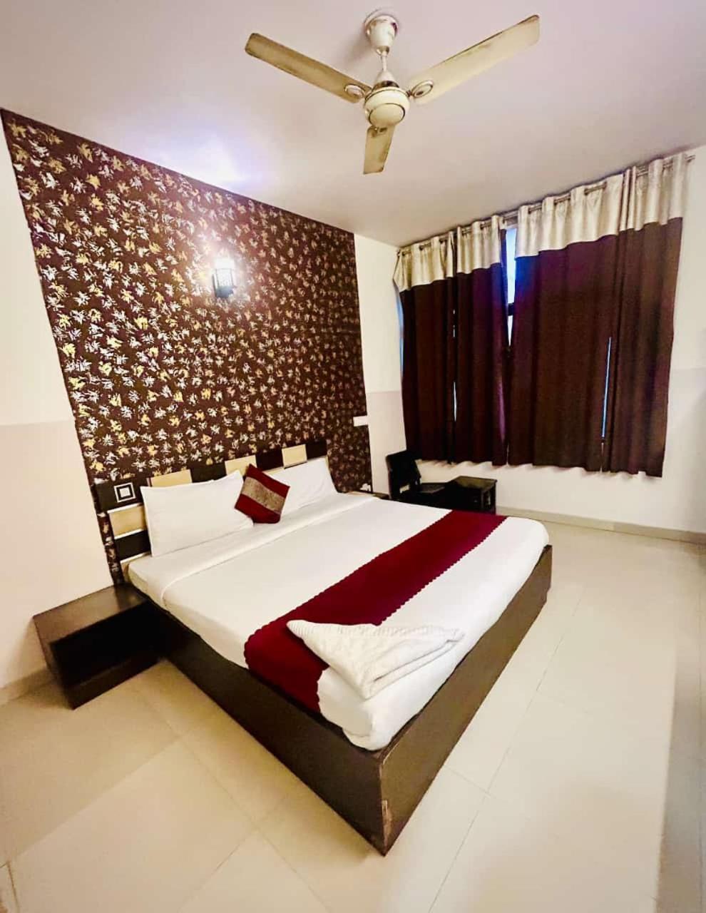 Hotel Airport City New Delhi Exterior foto