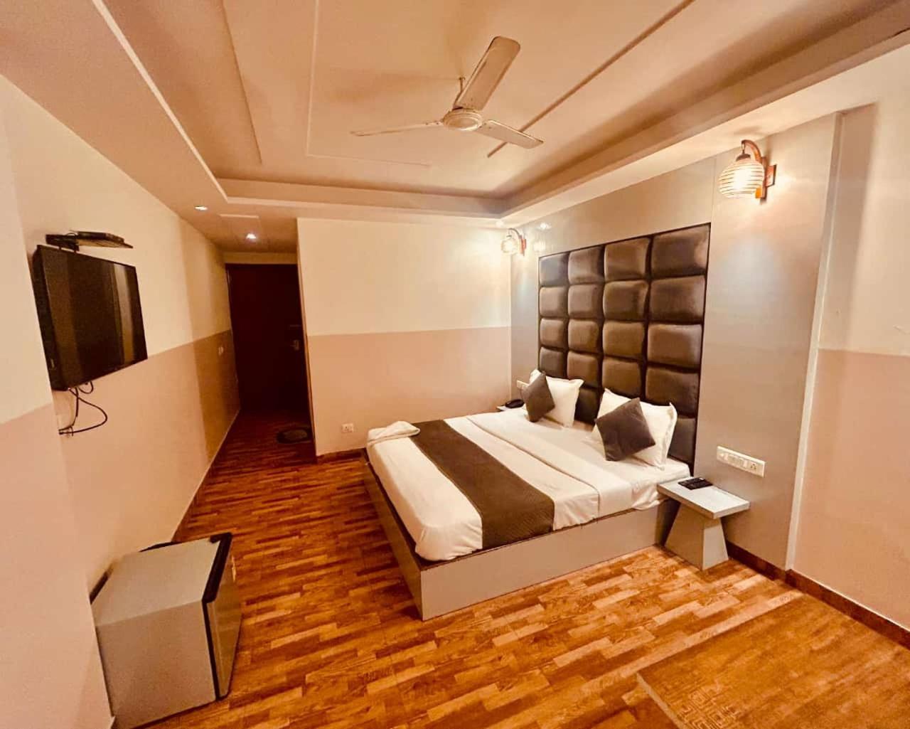 Hotel Airport City New Delhi Exterior foto