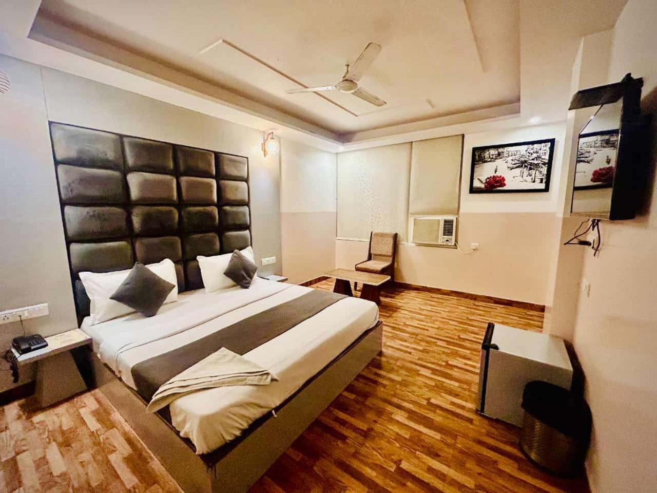 Hotel Airport City New Delhi Exterior foto
