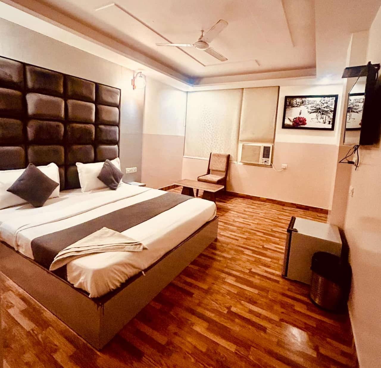 Hotel Airport City New Delhi Exterior foto