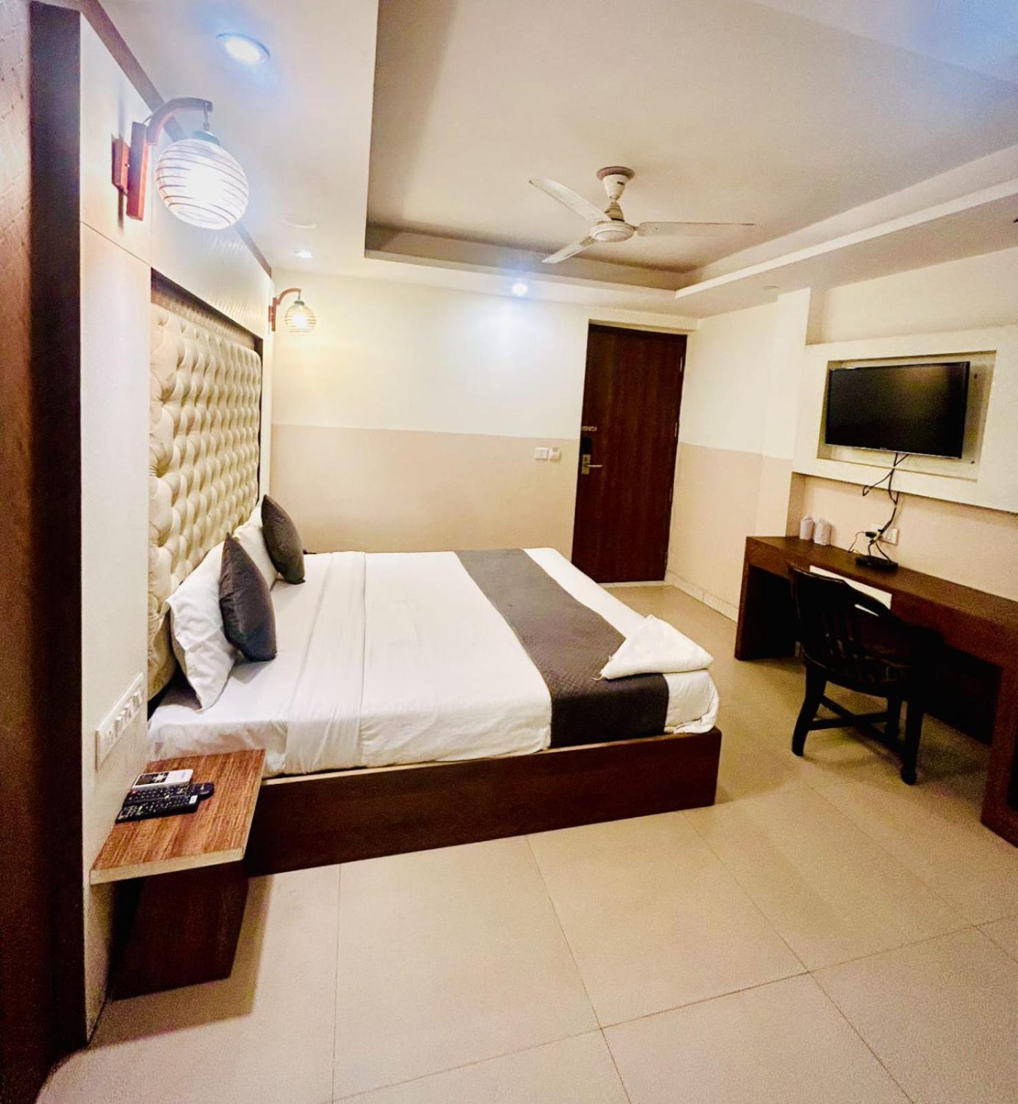 Hotel Airport City New Delhi Exterior foto