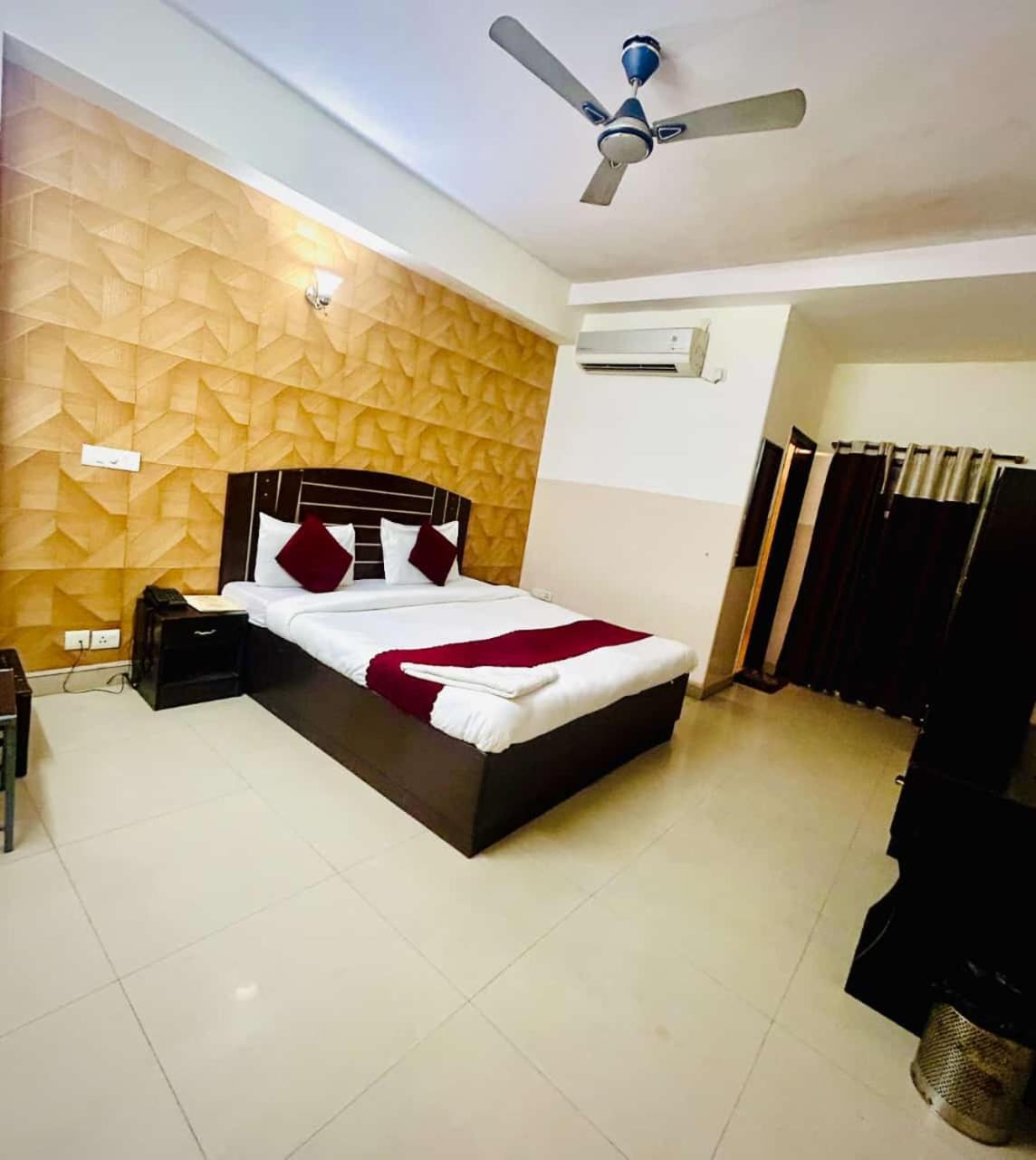 Hotel Airport City New Delhi Exterior foto