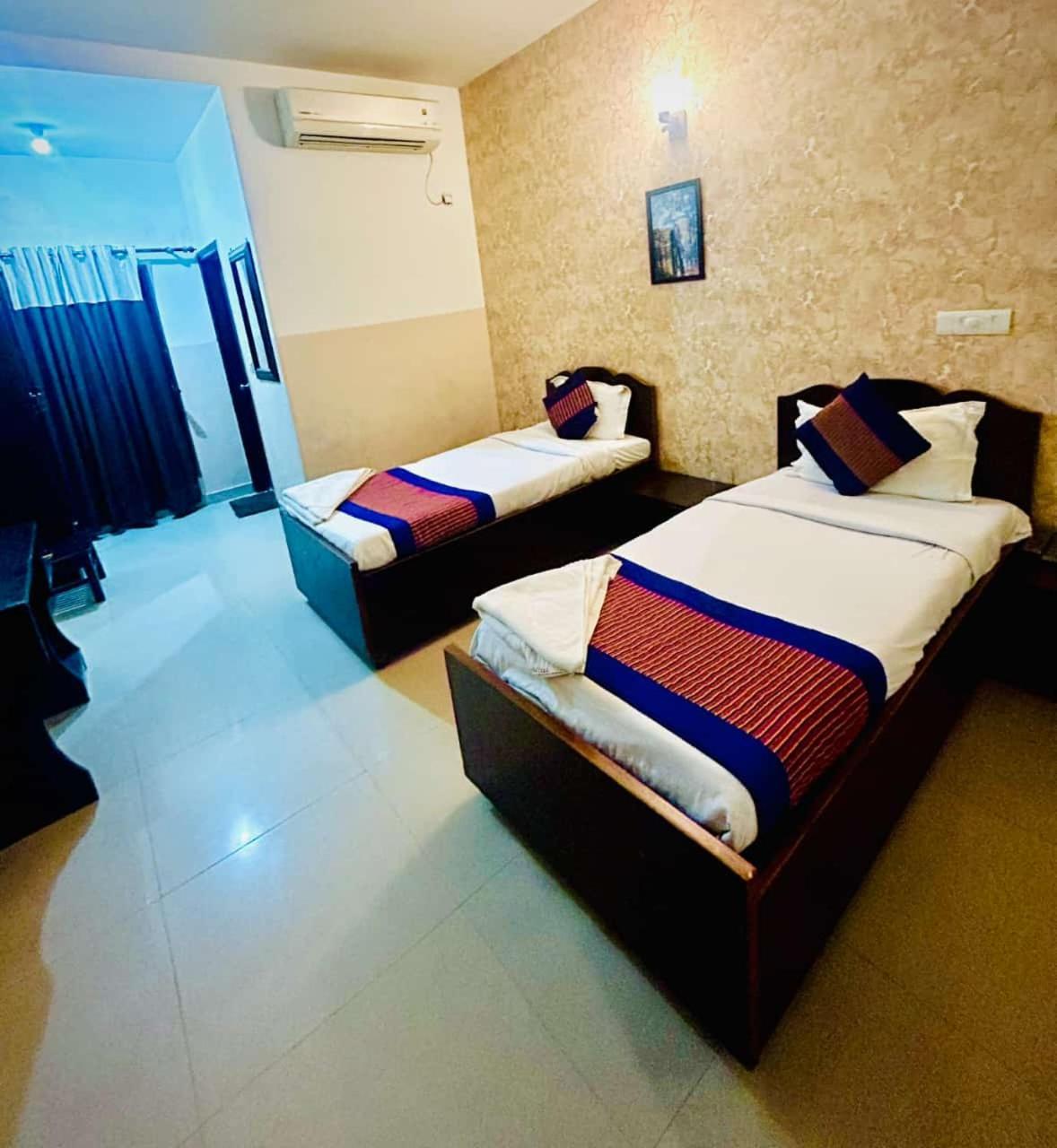 Hotel Airport City New Delhi Exterior foto
