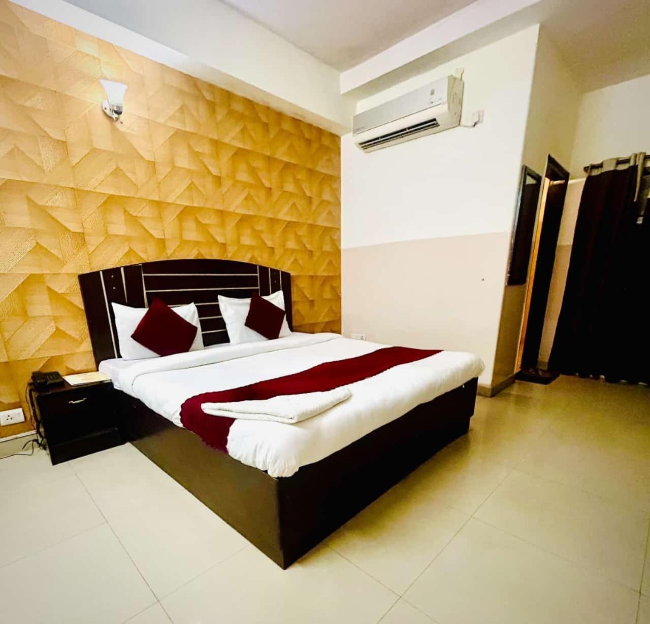 Hotel Airport City New Delhi Exterior foto